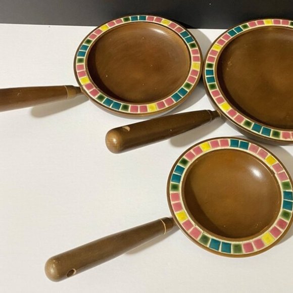 Vintage Wooden dishes with detachable handles Set Of 3, Wooden round plate - Picture 1 of 10